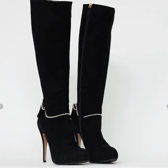 Gorgeous Valentino suede knee high boots - Picture 2 of 5